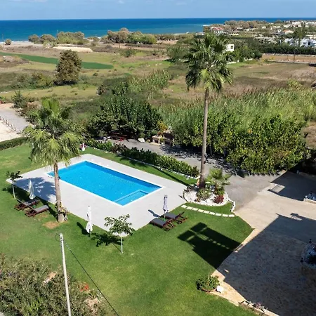 Apartment Socrate's Apartment's With Share Pool Kamisiana