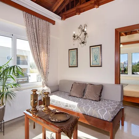 Socrate's Apartment's With Share Pool Apartment