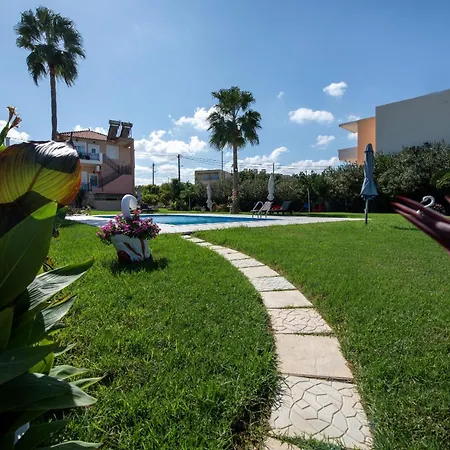 Socrate's Apartment's With Share Pool Apartment