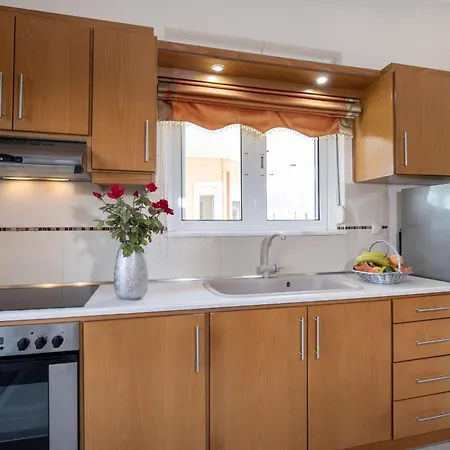 Socrate's Apartment's With Share Pool Kamisiana